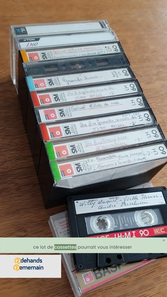 Un lot de 11 cassettes audio d'anciennes chansons, Enlèvement ou Envoi, Pré-enregistrées, Avec boîte de rangement, étagère ou coffret