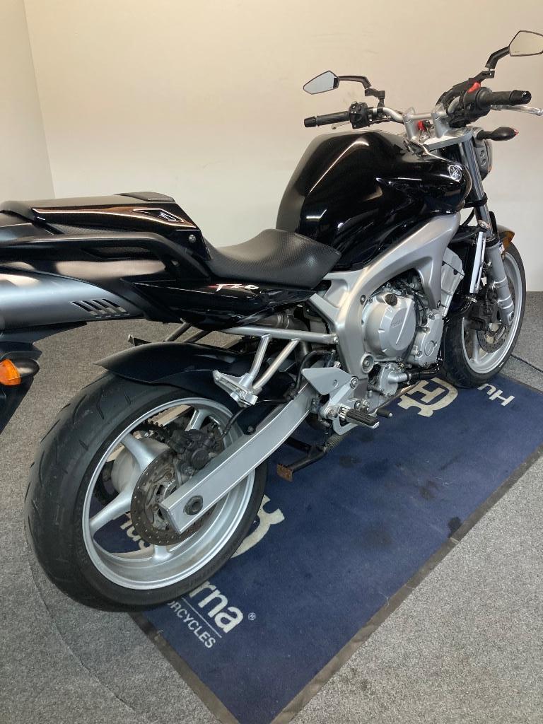 Yamaha FZ 6 MY'04 ref. LS 3126, Motoren, 4 cilinders, Bedrijf, Meer dan 35 kW, 600 cc