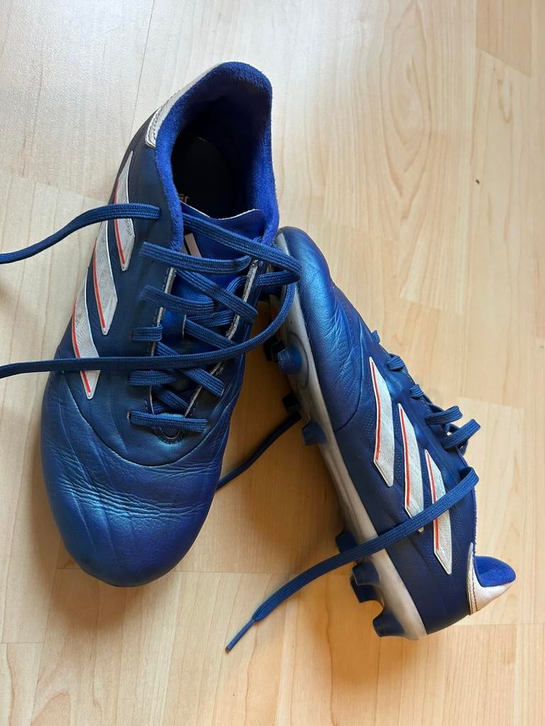 Adidas copa voetbalschoen, Sport en Fitness, Ophalen, Zo goed als nieuw
