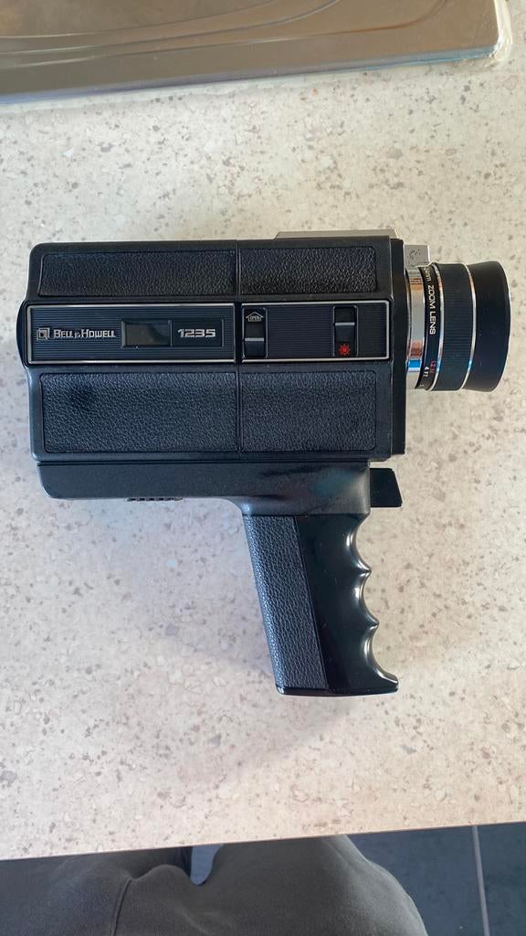 BELL&HOWELL Filmosonic XL camera, Ophalen, (Video)band