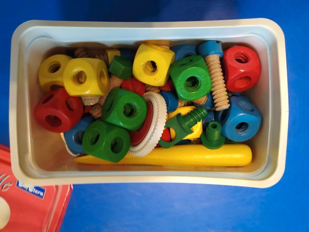 houten meccano blokken om te bouwen met vijzen, wielen enz.., Ophalen of Verzenden, Bouwen