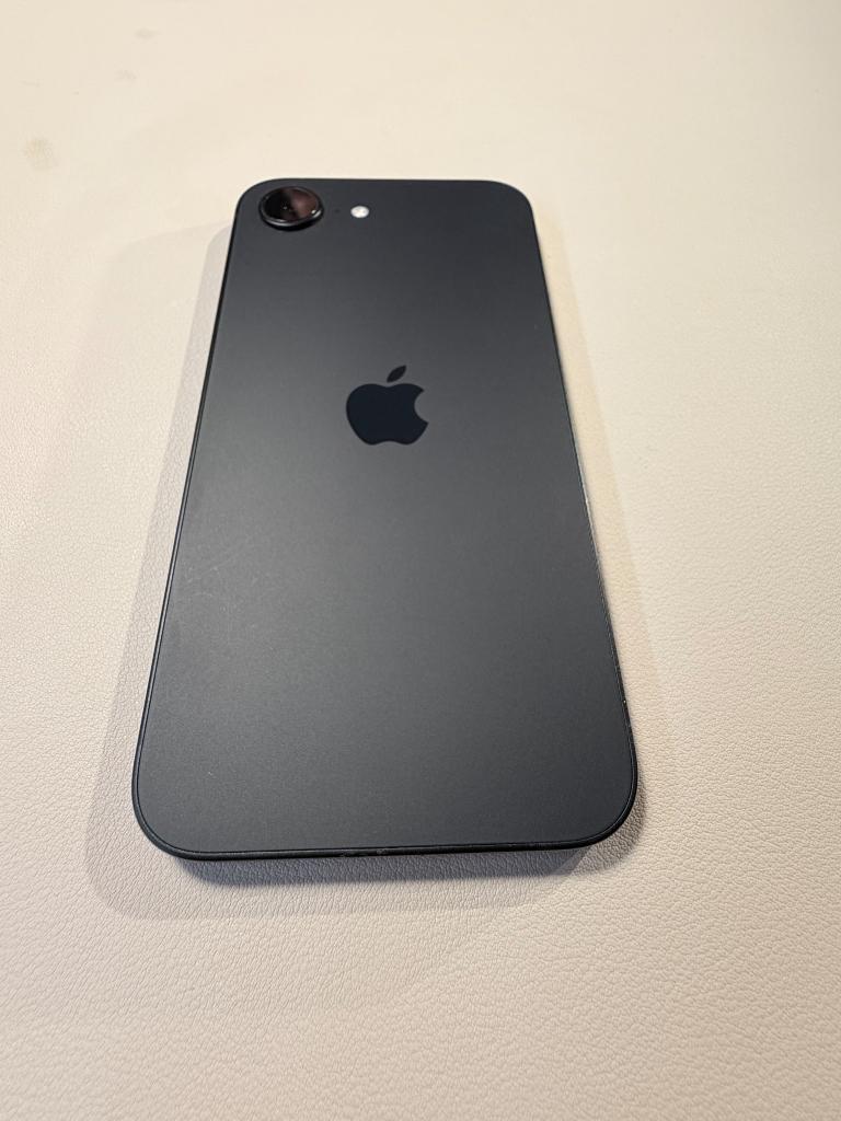 iphone 16e, Telecommunicatie, Mobiele telefoons | Apple iPhone, IPhone 16e, Zwart, Nieuw, Ophalen