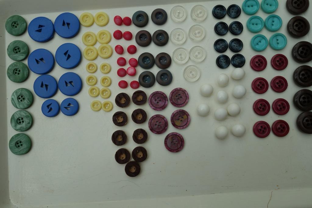 Uniek assortiment van 107 vintage knopen, Ophalen, Nieuw, Knoop of Knopen
