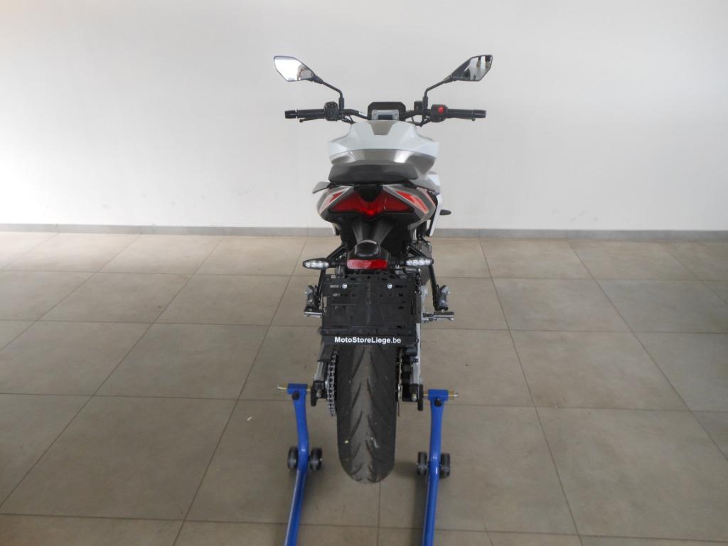Aprilia Tuono 457, Entreprise, 2 cylindres, 457 cm³, Permis Moto A2 minimum