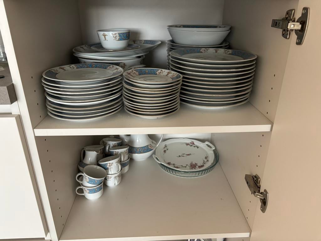 Volledig koffie en eetservies, Ophalen