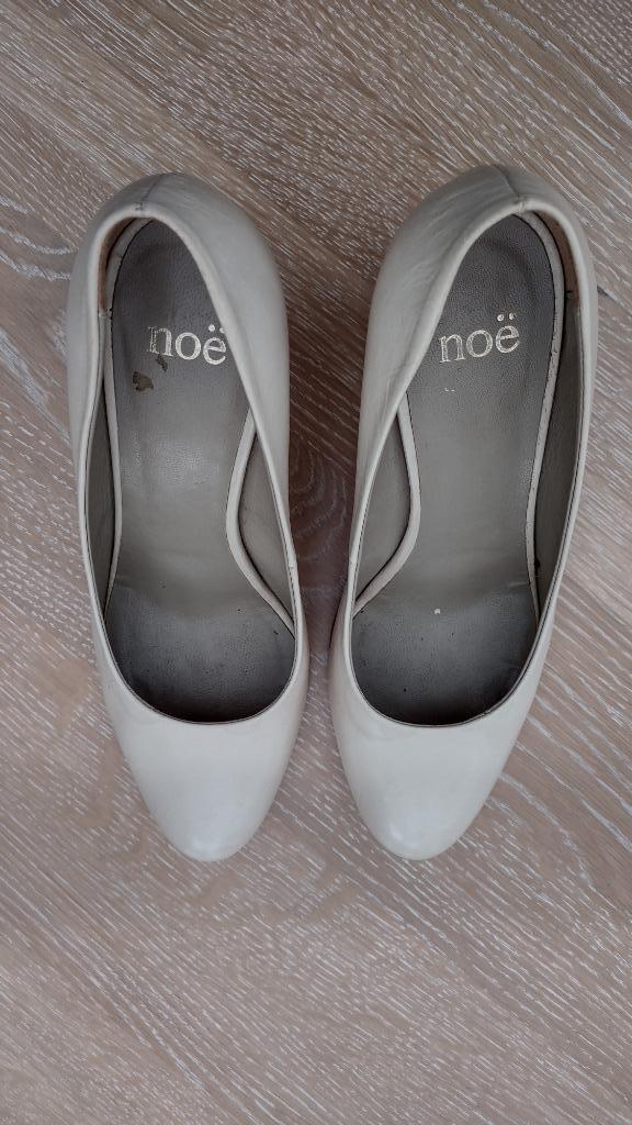 Damesschoenen beige met houtkleurige naaldhakken, ANDERE, Pumps, Beige, Ophalen of Verzenden