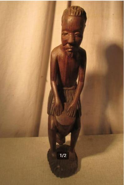 Mooi Afrikaans Houten Beeld - Oude Man met Trommel - 41cm, Ophalen of Verzenden