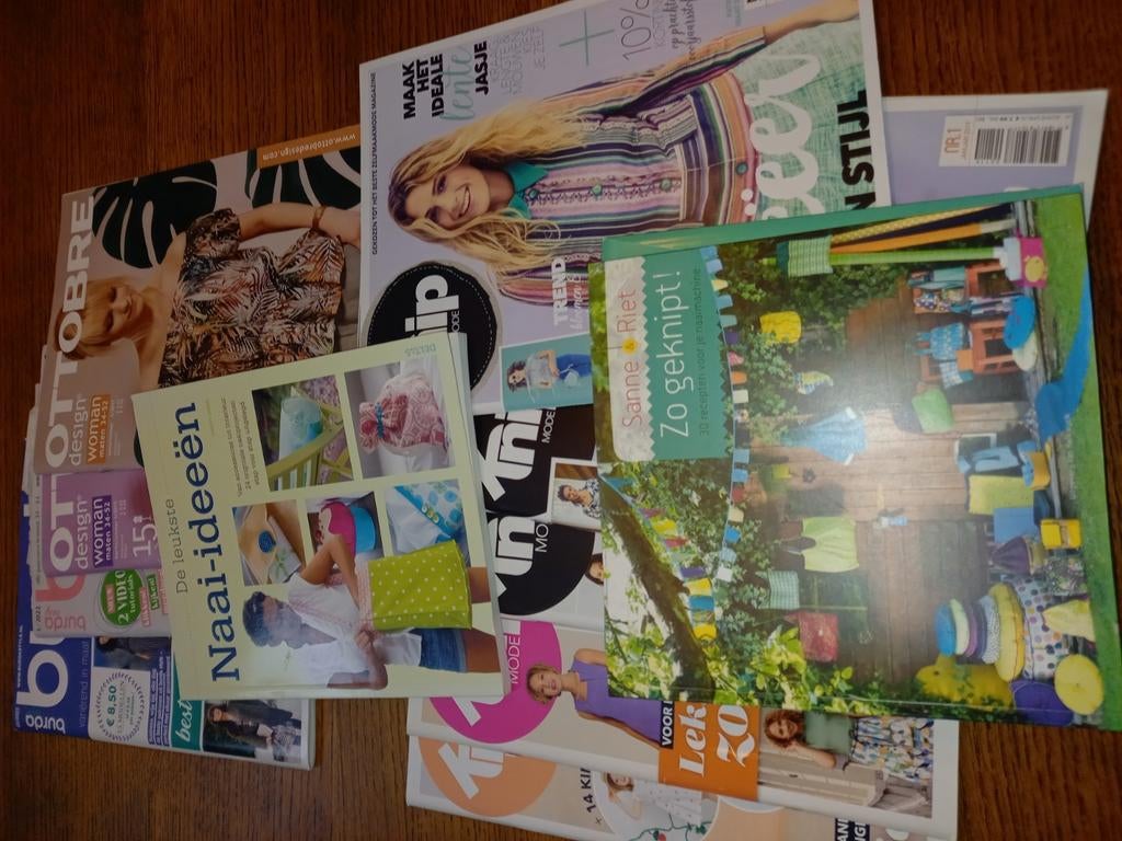 Pakket naaiboeken, Ophalen of Verzenden, Zo goed als nieuw, Vrouw, Burda