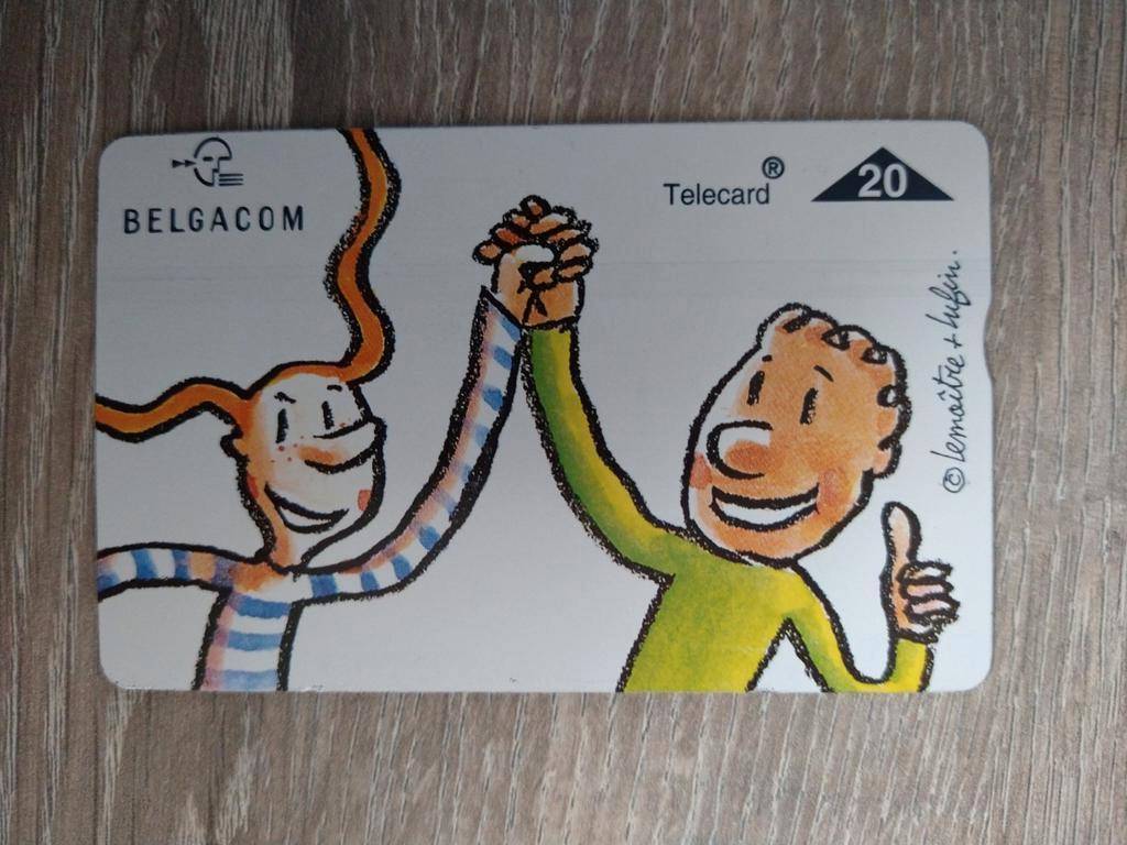 Belgacom, chaise pour enfant, main dans la main, Enlèvement ou Envoi