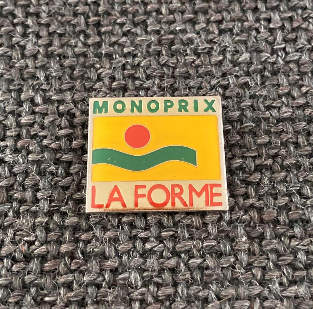 PIN - MONOPRIX - LA FORME, Envoi, Utilisé, Autres sujets/thèmes, Insigne ou Pin's