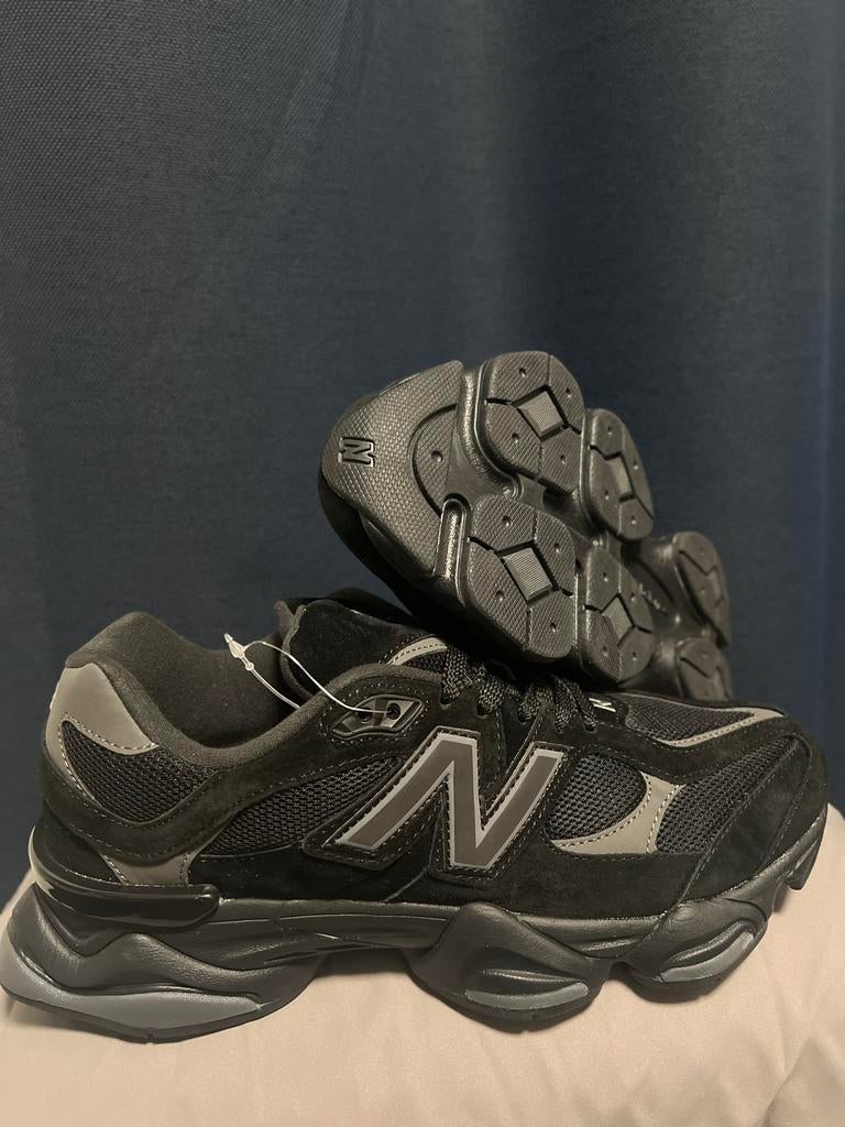 New Balance 9060 Noir Taille 43, Enlèvement ou Envoi, Comme neuf, Noir, Baskets