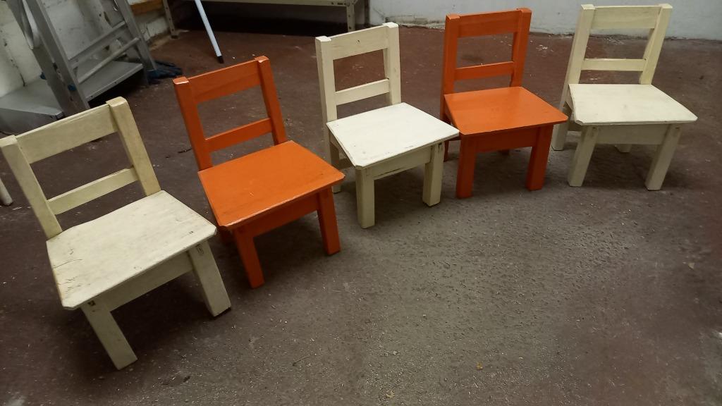 Drie Houten peuterstoeltjes wit en oranje, Ophalen, Gebruikt, Overige kleuren, Klassiek