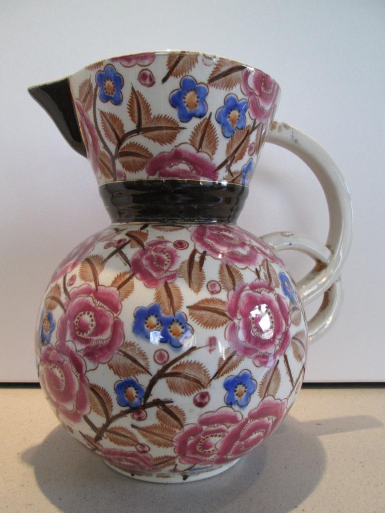 Boch; Kruik met bloemen decor van 23,50 cm hoog Raymond Chev, Ophalen