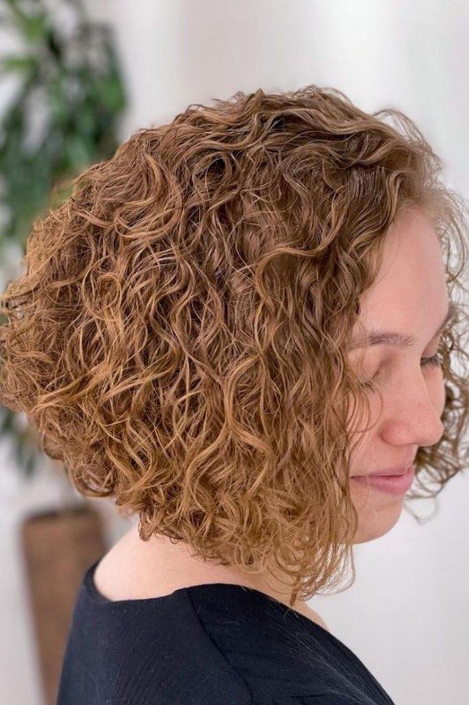 Modèles recherchés pour des examens de coiffure, Envoi