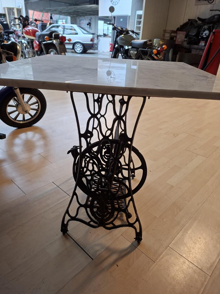 Marmeren tafel singer, Ophalen, Gebruikt
