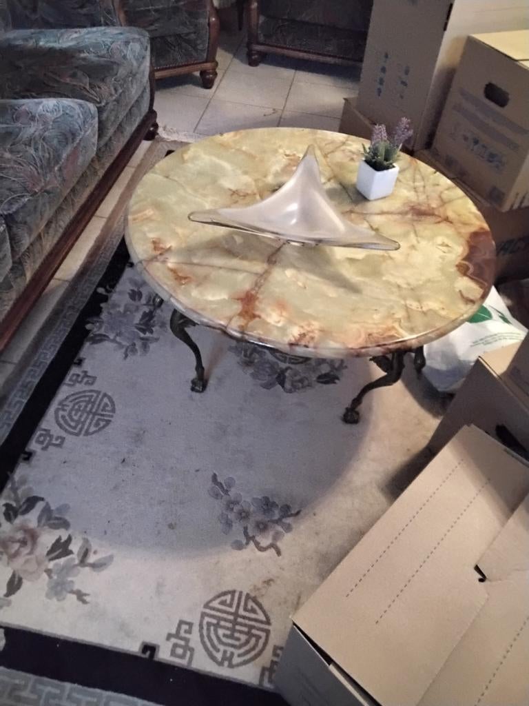 Belle table de salon, Ophalen