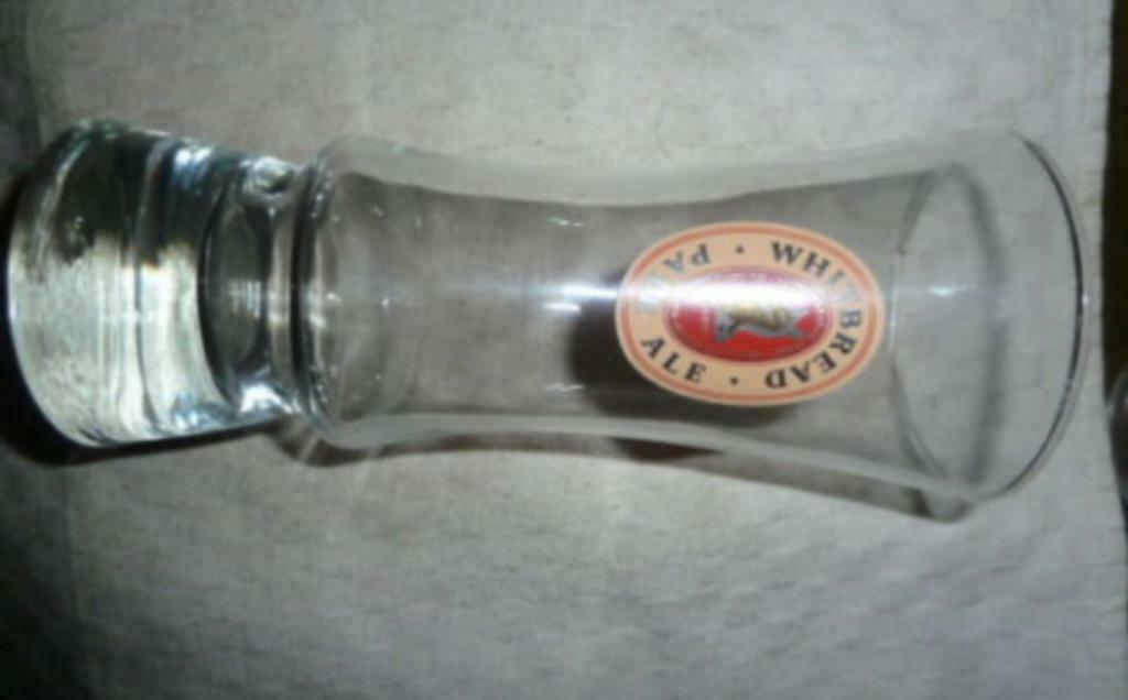 #L bier glas WHITBREAD PALE ALE " glas op dikke voet ", Enlèvement ou Envoi, Neuf, Verre à bière