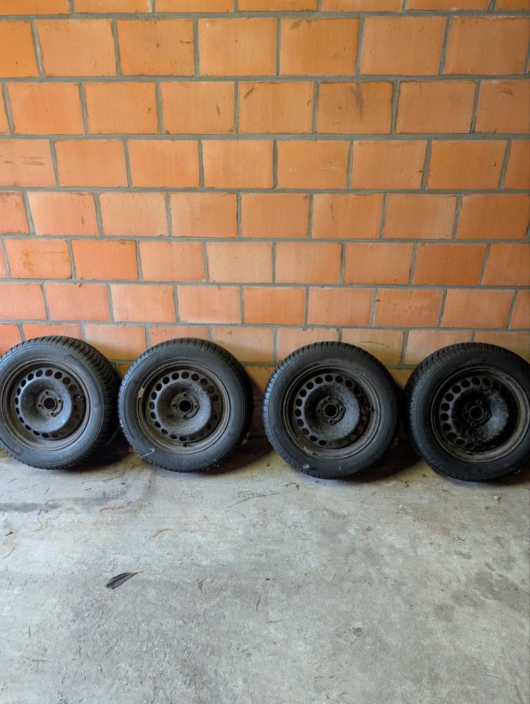 Winterbanden met velgen 195/60 R15, Auto-onderdelen, Banden en Velgen, Ophalen, Gebruikt, 15 inch, Winterbanden