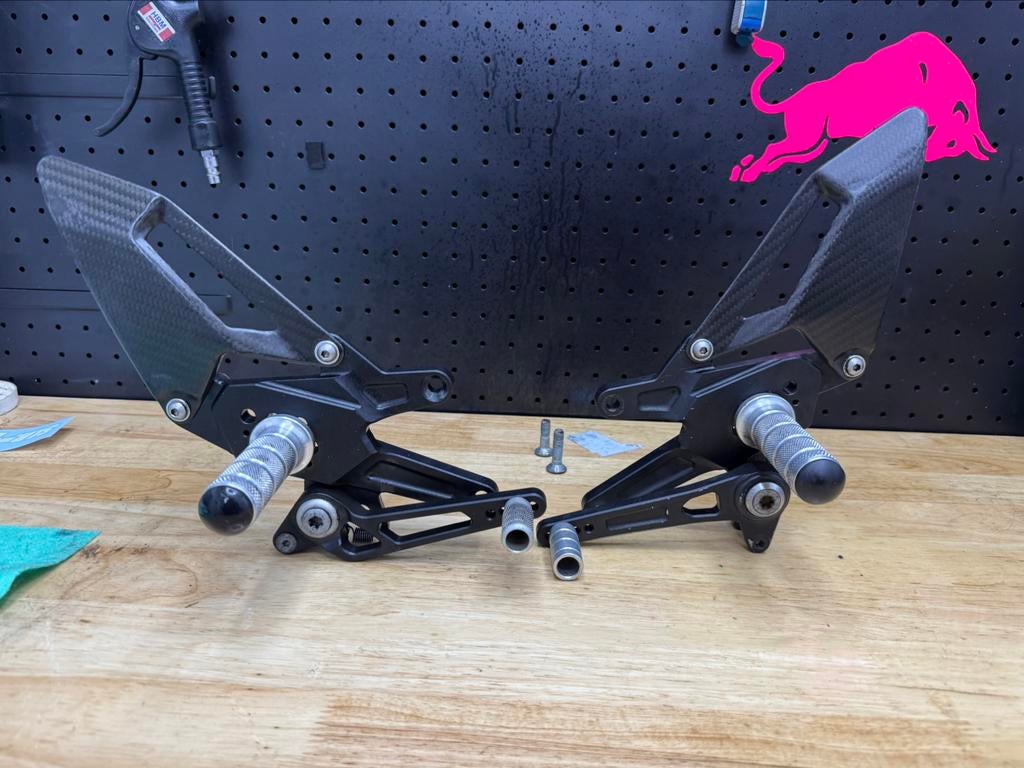 KTM Superduke 1290 - Powerpart rearset + reverse shift, Enlèvement ou Envoi, Utilisé