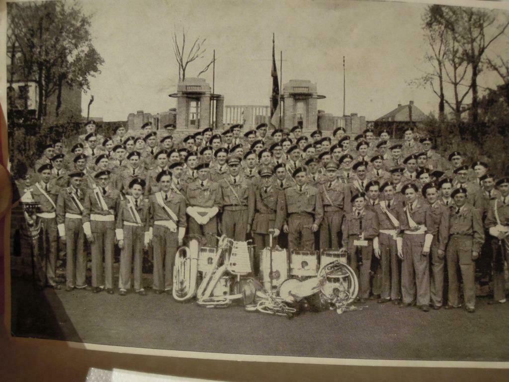 postkaart ZW Mouscron Moeskroen harmoniedes combattants FNC, Verzamelen, Ophalen of Verzenden, 1940 tot 1960, Gelopen