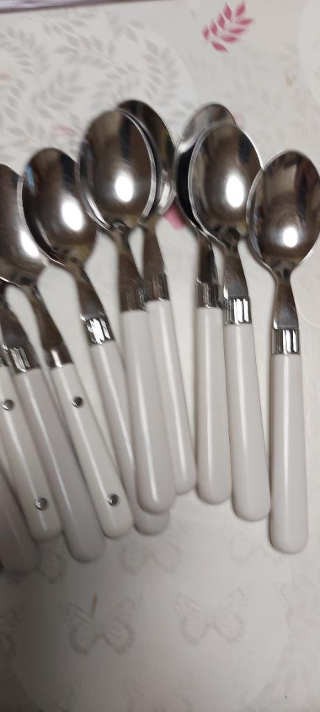 12  cuillères a soupe, Enlèvement, Comme neuf