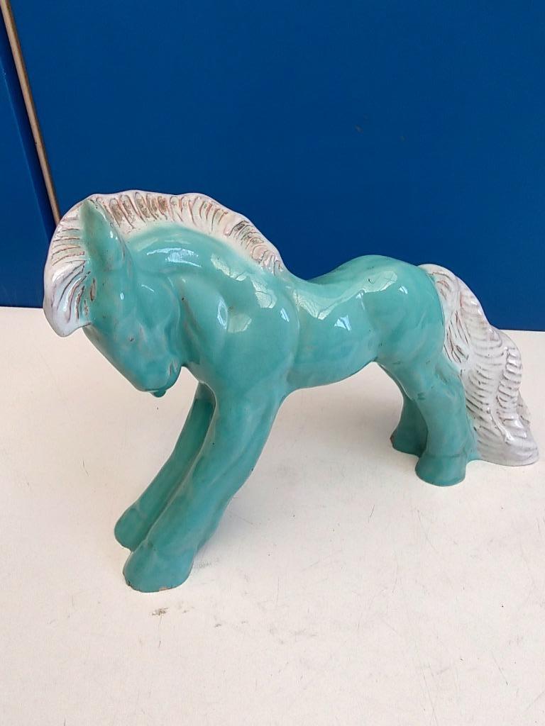 Beeld keramieken paard, Envoi