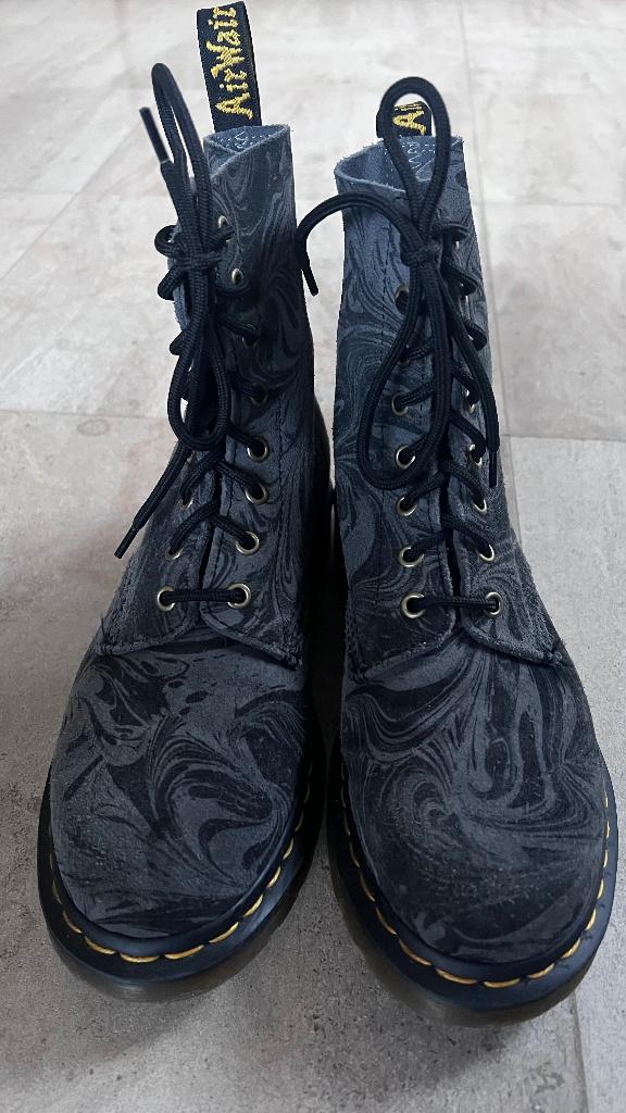 Dr. Doc Martens 1460 Pascal Zwart-grijs maat 40, Enlèvement ou Envoi, Comme neuf, Dr. Martens, Boots et Botinnes