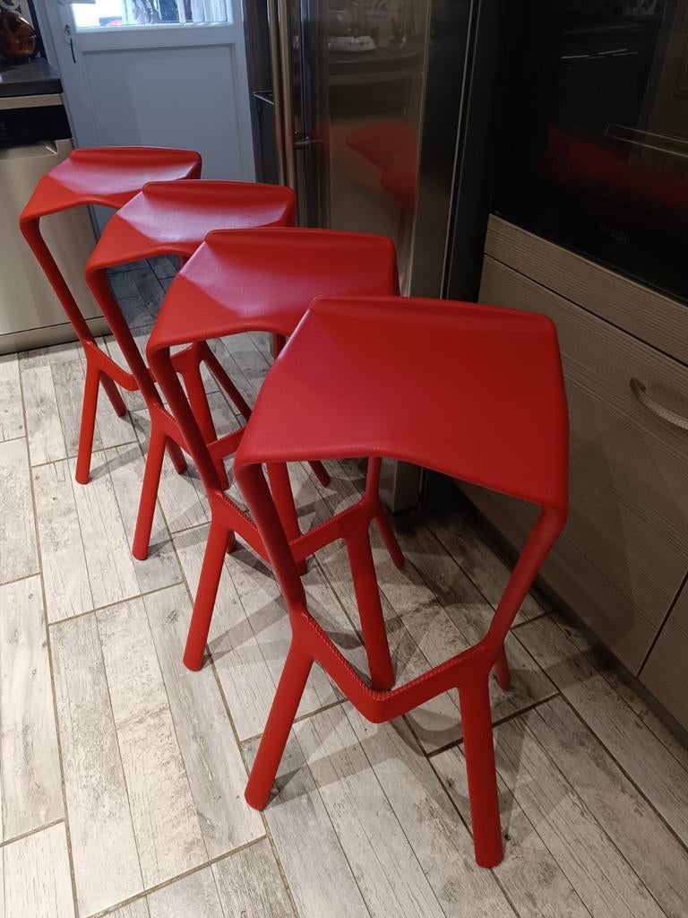 Chaise haute tabouret de bar MIURA mod.bouche de requin, Tickets & Billets, Réductions & Chèques cadeaux