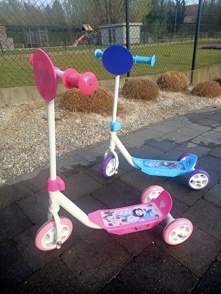 Kinderstep Disney, Fietsen en Brommers, Ophalen, Gebruikt