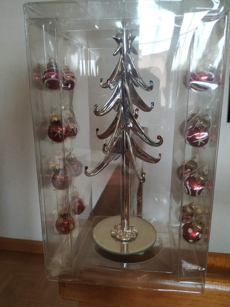 kerstboompje zilver met rode kerstballetjes assortie 25cm, Diversen, Kerst, Ophalen of Verzenden, Nieuw