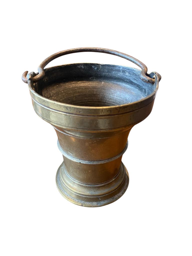 16e eeuwse vergulde bronzen wijwateremmer., Ophalen of Verzenden, Brons