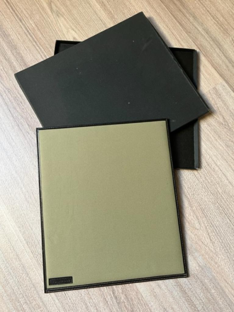 Luxe TED LAPIDUS bureau-onderlegger + geschenkdoos, Enlèvement ou Envoi, Neuf, dans son emballage, Comptoir