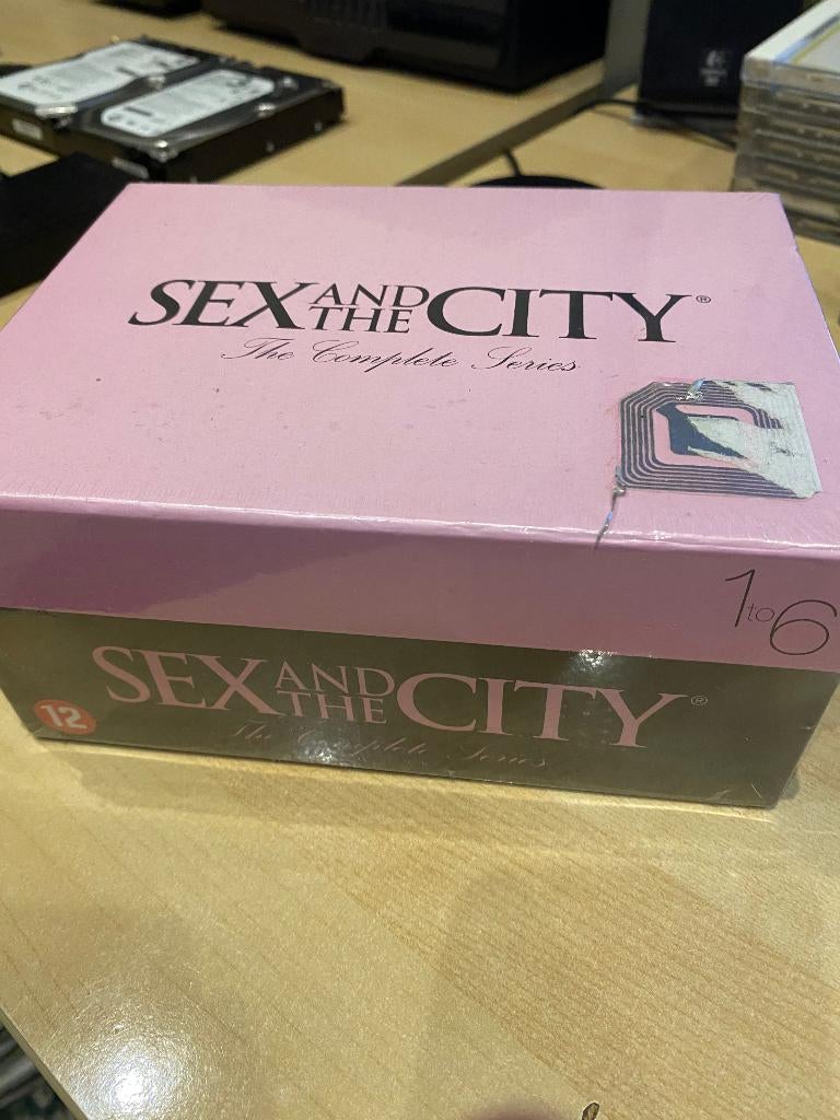 boîte DVD Sex and the City scellée, Enlèvement ou Envoi, Comédie, Coffret, À partir de 9 ans