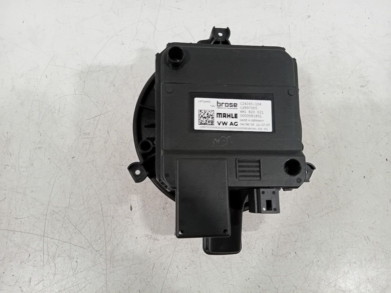 Kachel ventilator motor Audi A4, Onderdelen@venauto.nl, Van der Ven Autorecycling B.V., Ettenseweg 76, 4706 PB Roosendaal, The Netherlands