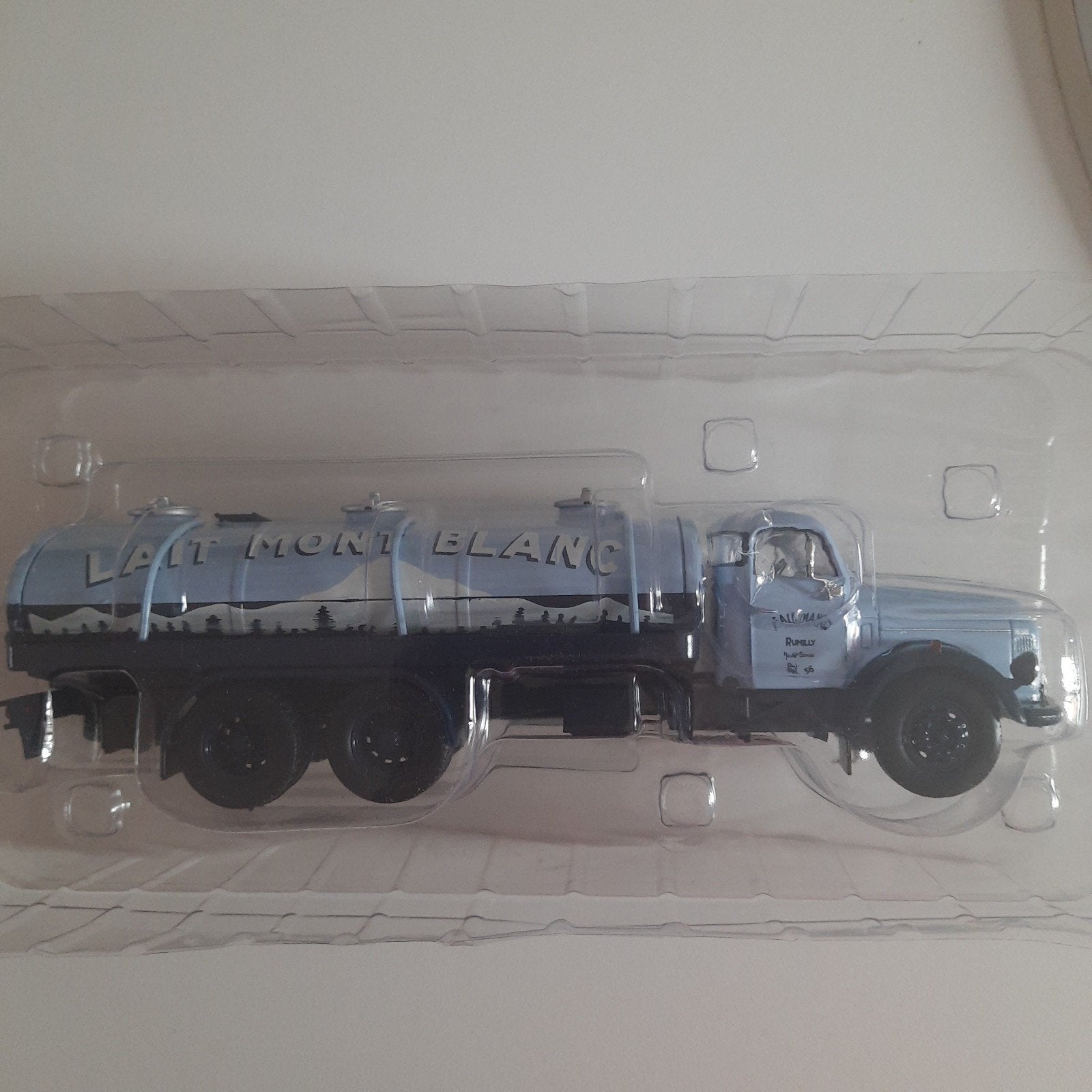 VOLVO N-88 camion LAIT MONT BLANC* ATLAS 1:43  * MINT IN BOX, Hobby en Vrije tijd, Modelauto's | 1:43, Nieuw, Bus of Vrachtwagen