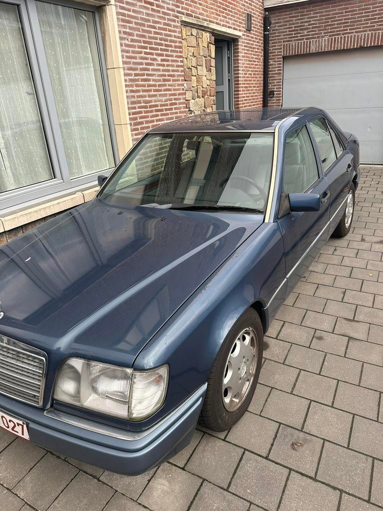 Merceders E280 model124, Achat, Carnet d'entretien, 5 portes, 5 cylindres