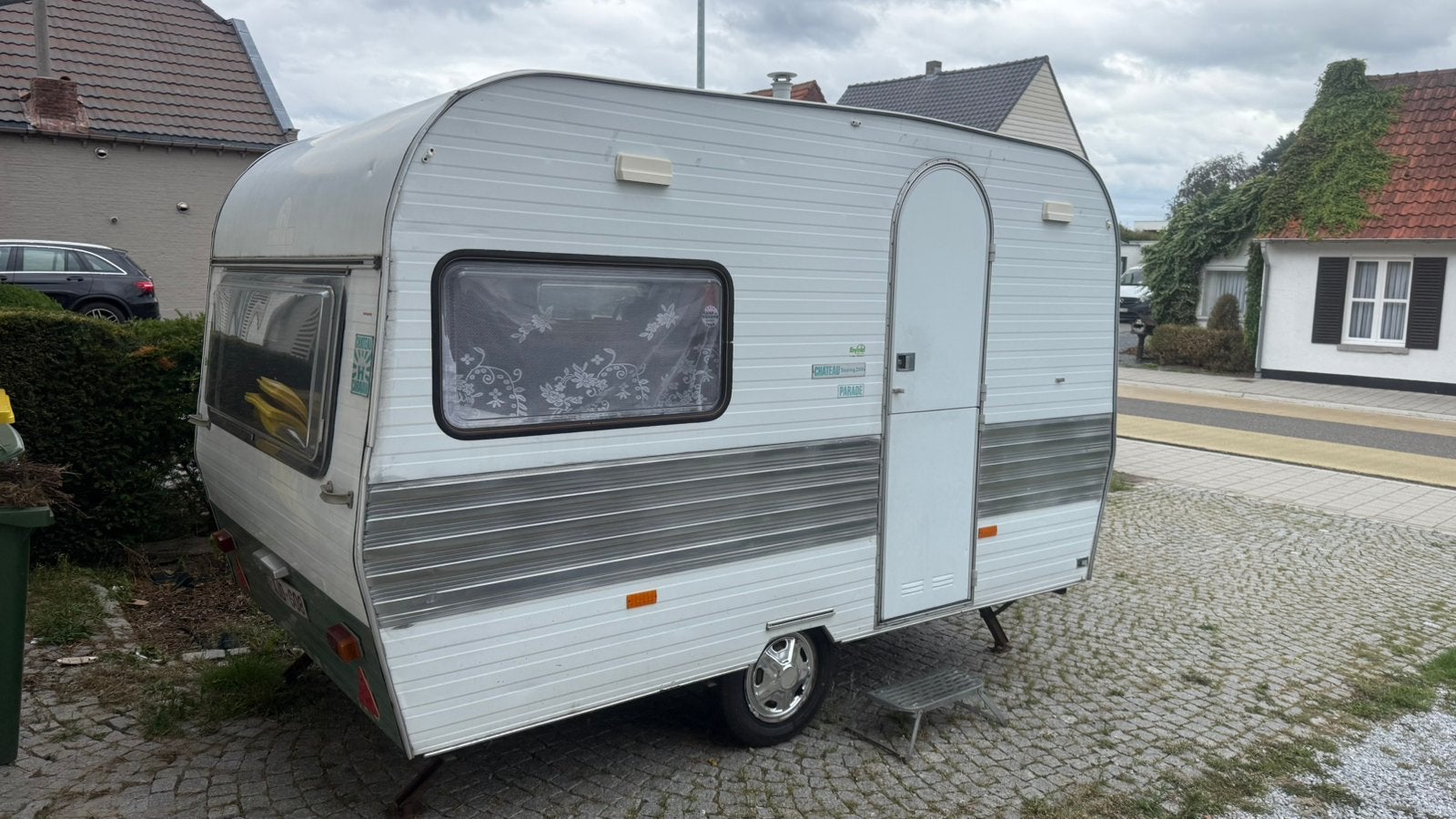 Chateau touring 350 prade, Chateau, Coin salon convertible, Réfrigérateur, Jusqu'à 4 m
