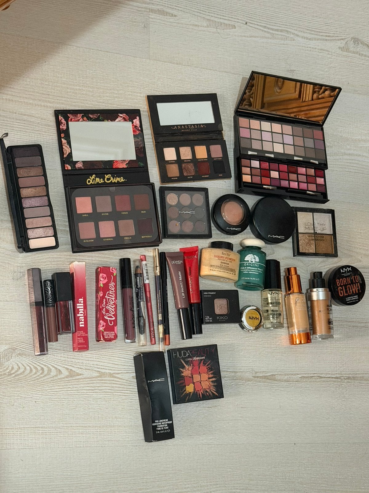 Make-upset van het merk 100 eur, Handtassen en Accessoires, Uiterlijk | Cosmetica en Make-up, Ophalen of Verzenden, Zo goed als nieuw