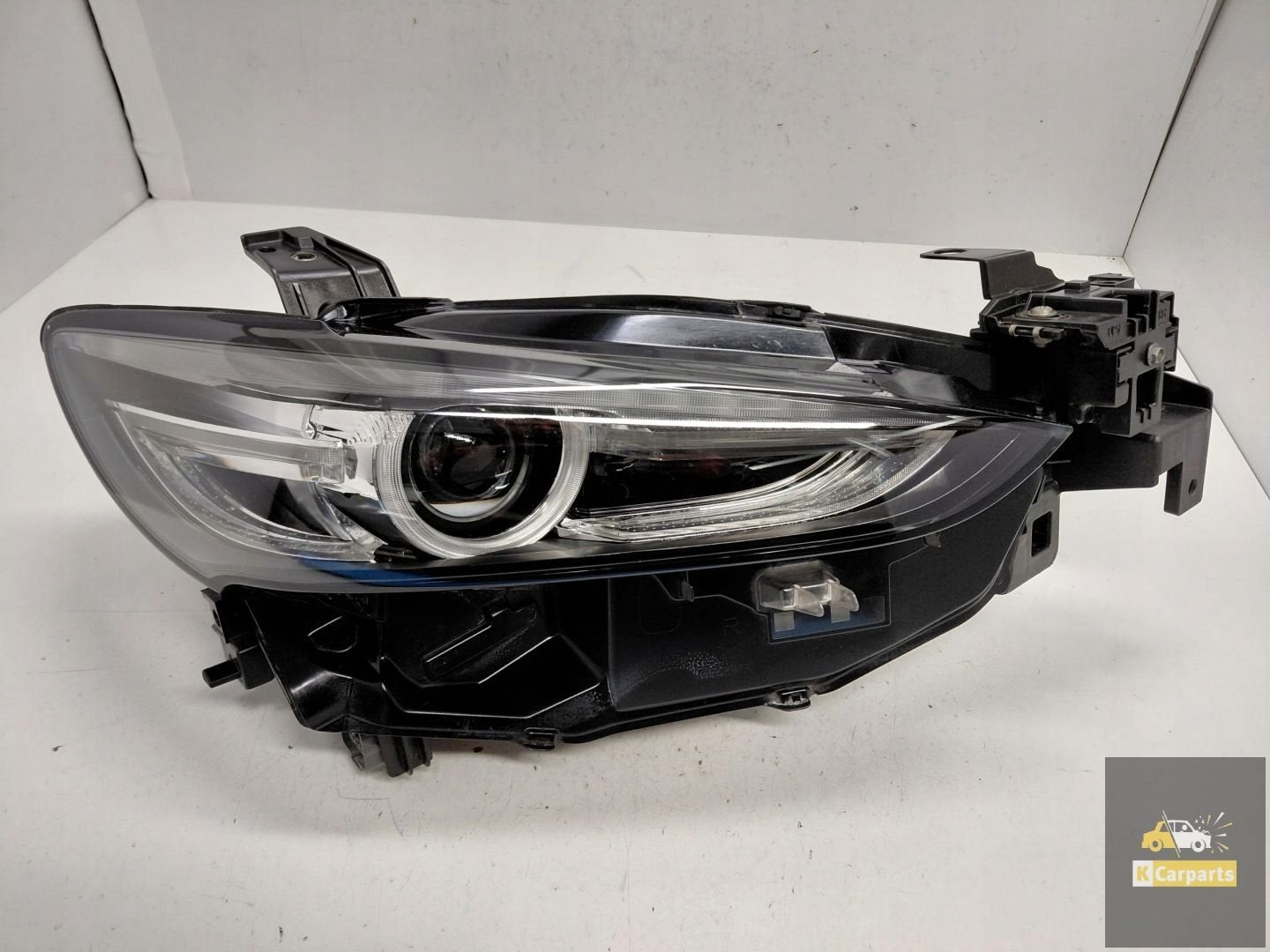 Mazda 6 III GJ 18 - Phare LED 12 broches droit en parfait ta, Shinchi, Fuchu-Cho 3-1
730-8670  Hiroshima, Mazda Motor Corporation