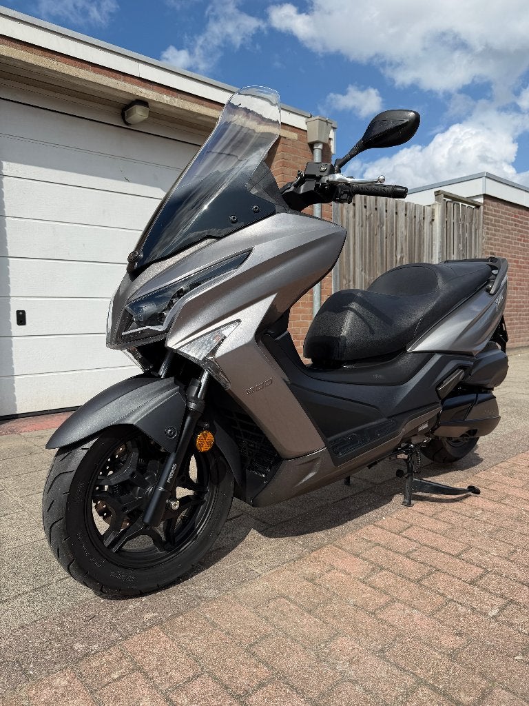 KYMCO XTOWN 300 À L'ÉTAT NEUF À 3600 KM ! ! !, Autres modèles, 300 cm³, Comme neuf, Classe B (45 km/h)
