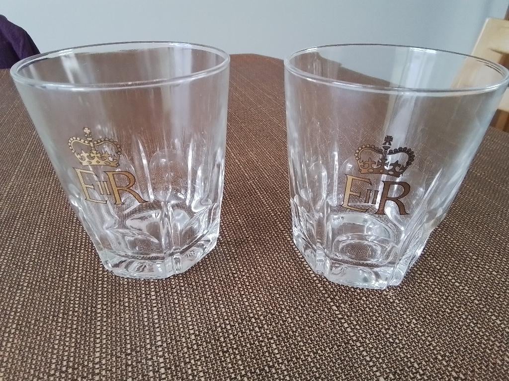 Queen Elisabeth 2, Ophalen of Verzenden, Nieuw, Waterglas
