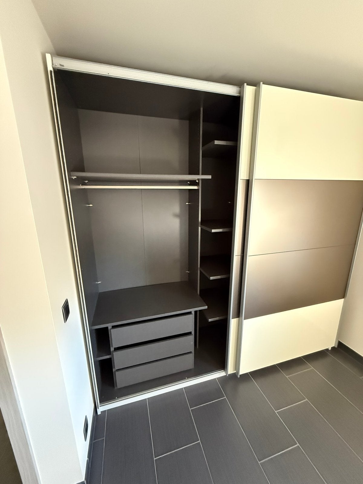Mooie schuifdeuren kleerkast, Huis en Inrichting, Ophalen, Zo goed als nieuw