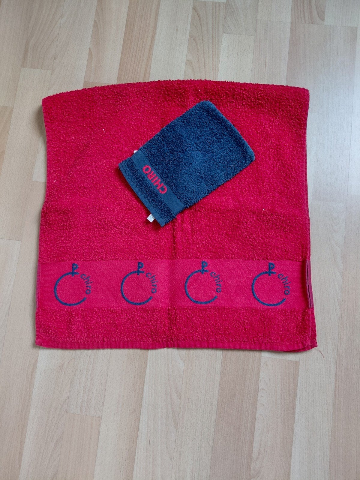 handdoek en washandje Chiro, Ophalen, Rood, Handdoek