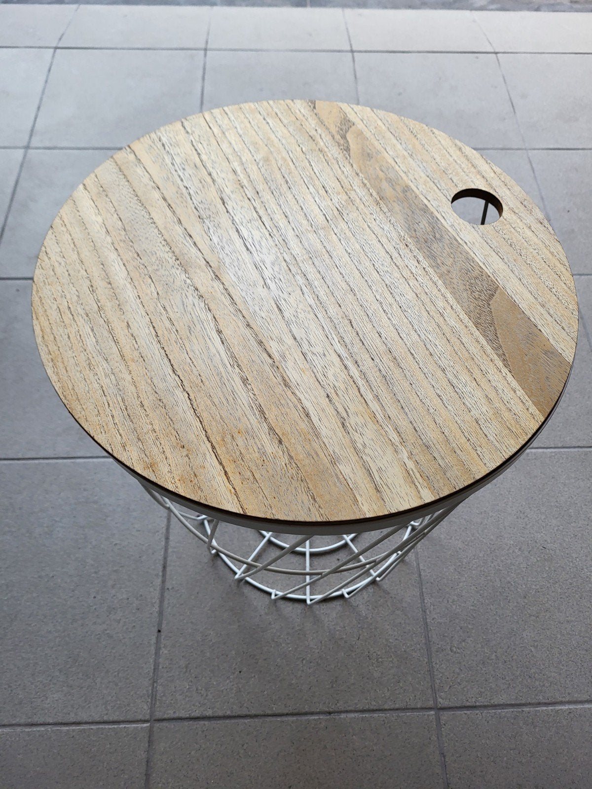 Table d'appoint, Enlèvement