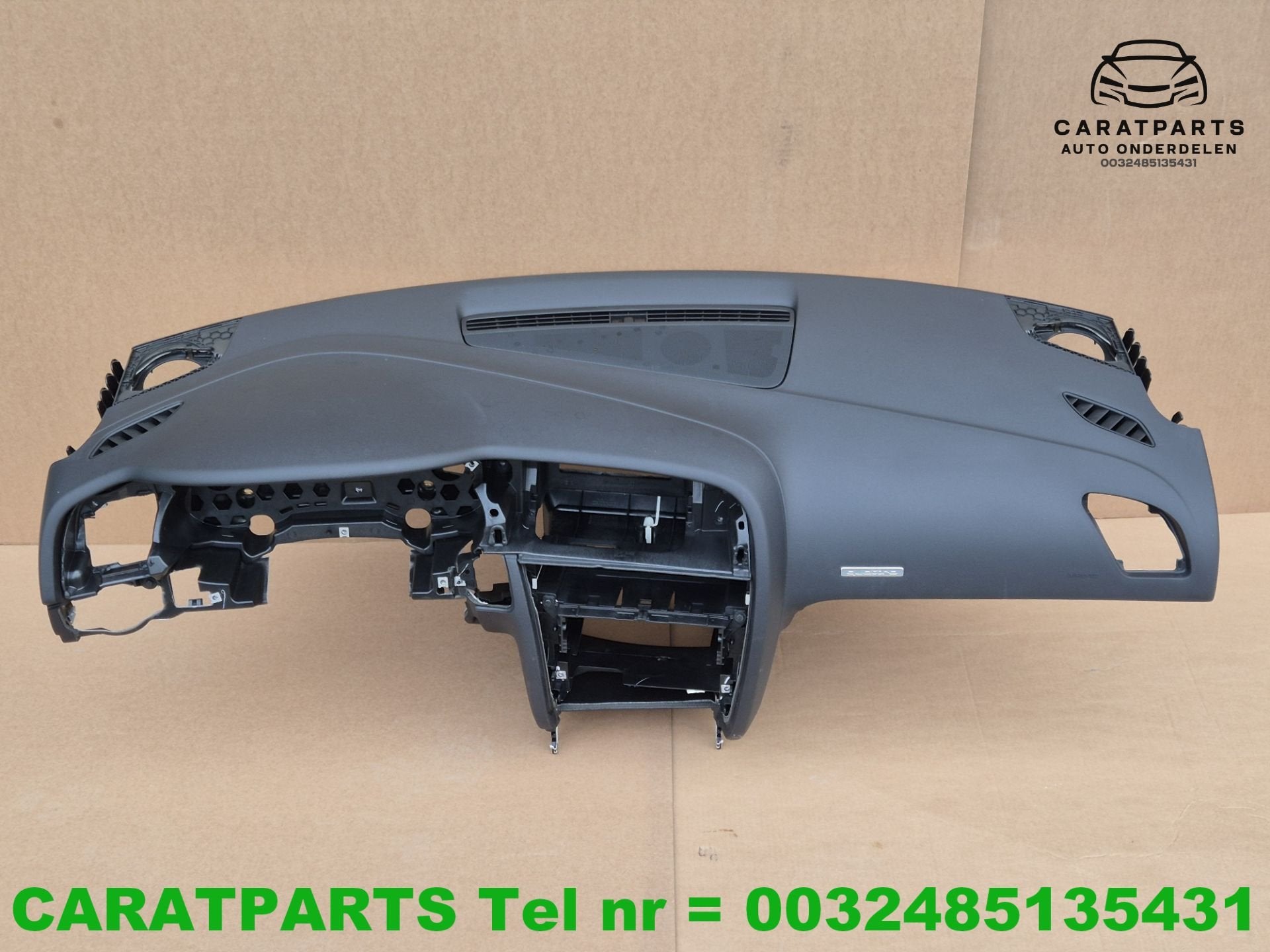 8T1857041F 8T1857003C 8T1857003D Tableau de bord Audi A5 A5, Autos : Pièces & Accessoires, AUDI AG, Auto-Union-Strasse 1
85045  Ingolstadt, DE