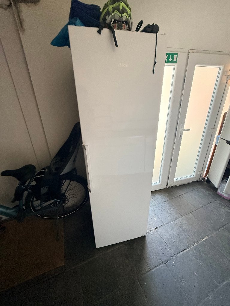 Zanussi koelkast ZRME38FW1, Elektronische apparatuur, Koelkasten en IJskasten, Ophalen, Gebruikt, 200 liter of meer, 160 cm of meer