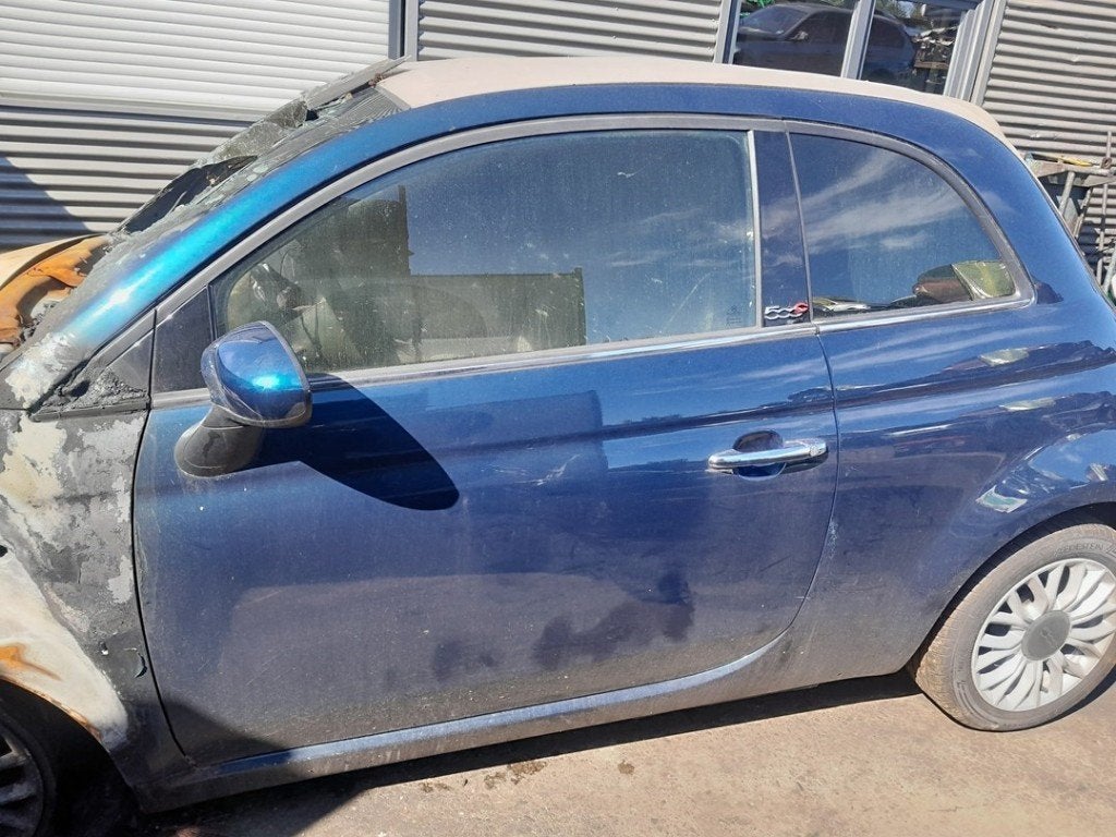 PORTIER LINKS VOOR Fiat 500C (312) (01-2009/-), Auto-onderdelen, FCA Germany GmbH, Gebruikt, Deur, IPC D1-09 Bahnhofsplatz
65423  Rüsselsheim am Main, DE