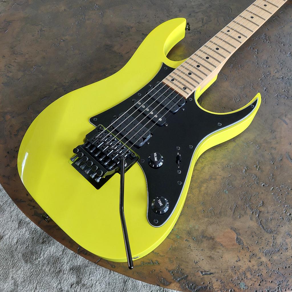 Ibanez RG550 Desert Sun Yellow in nieuwstaat, Muziek en Instrumenten, Ophalen, Zo goed als nieuw, Solid body, Ibanez