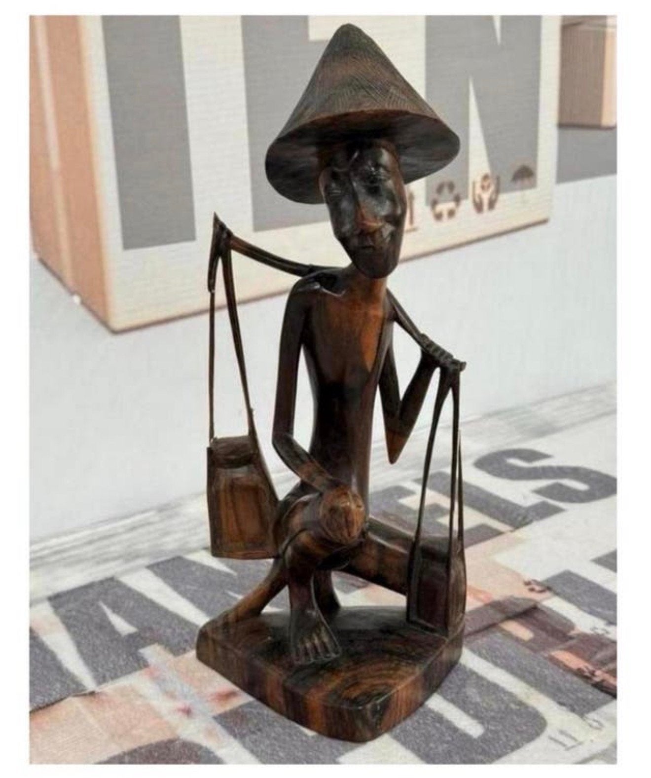 Vintage Mid-Century Balinese handgesneden houten visser boer, Antiek en Kunst, Kunst | Niet-Westerse kunst, Ophalen of Verzenden