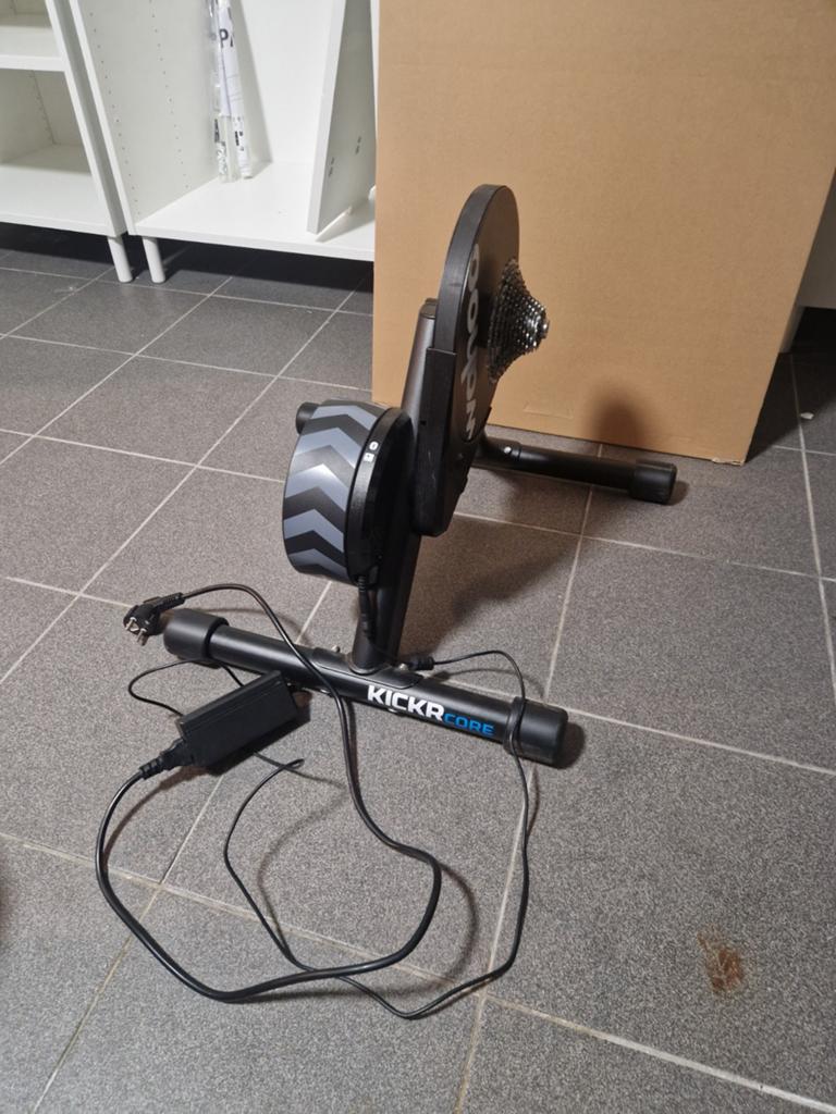 Wahoo KICKR CORE Smart Trainer (Direct Drive) + 11-speed cas, Sport en Fitness, Wielrennen, Ophalen